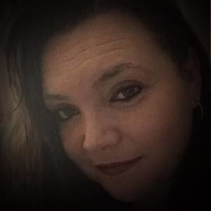 Meet your Posher, Leona